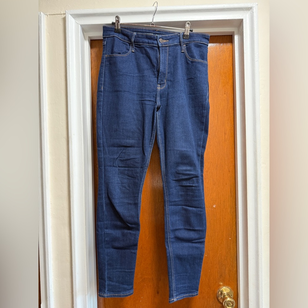 Old Navy High-Rise Super Skinny Jeans in Dark Blue
